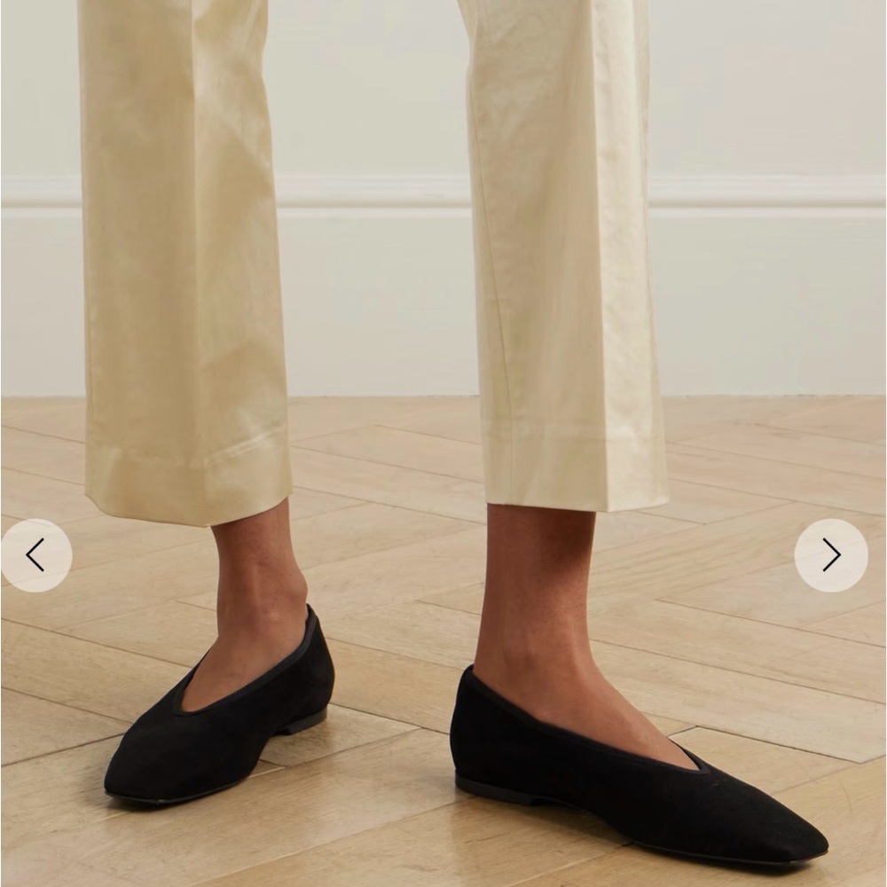 TOTEME
The Minimalist velvet ballet flats